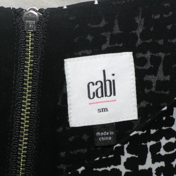 Cabi Black/White Zip Back Sleeveless Blouse Size Small - Picture 6 of 6